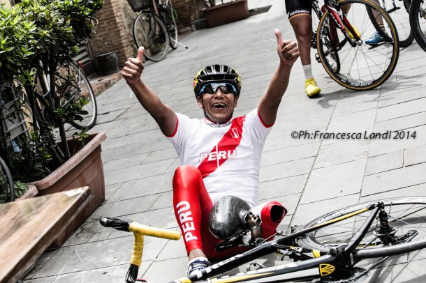 Israel Hilario ganador