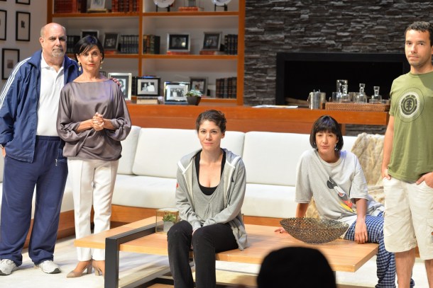 OTRAS CIUDADES DEL DESIERTO cast por Francisco Medina