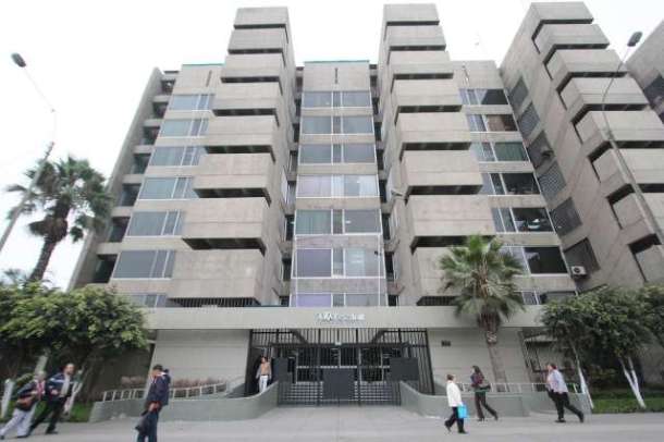 Essalud edificio en Jesús María