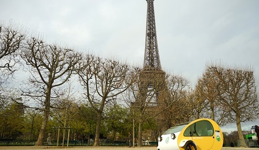 Mö, primer vehículo solar del mundo circulando en París