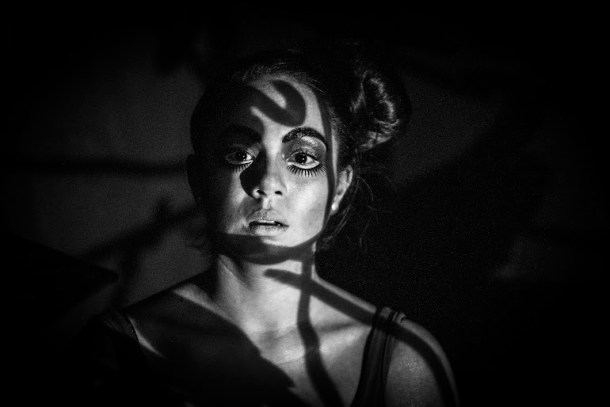 'Zapatos andaluces' y 'Retrato de mujer con sombras' con ingreso libre en la ENSAD