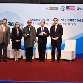 Gobierno de los EE.UU. dona a Perú modernos camiones especializados para combatir el&nbsp;narcotráfico