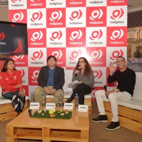 Thalía Mallqui deportista que representará a Perú en lucha en los Juegos Panamericanos 2019 participó en lanzamiento de Mall Plaza&nbsp;Arena