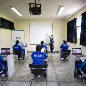 Agencia de Cooperación Internacional de Israel – MASHAV donó a Fundación Lima 10 laptops y proyector para capacitación digital de albergue municipal de menores Virgen del Carmen, en San Juan de&nbsp;Miraflores