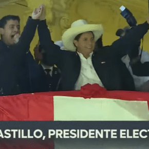 »Seremos respetuosos de esta Constitución por la que hemos sido elegidos hasta cuando el pueblo lo decida…Vamos a rechazar cualquier pretensión de un modelo de otro país»: Pedro Castillo, presidente de Perú proclamado por el Jurado Nacional de Elecciones presidido por Jorge Luis Salas&nbsp;Arenas