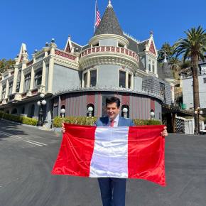 El mago George se presenta por primera vez en el prestigioso Magic Castle de Hollywood alcanzando posicionarse entre los mejores magos del&nbsp;mundo