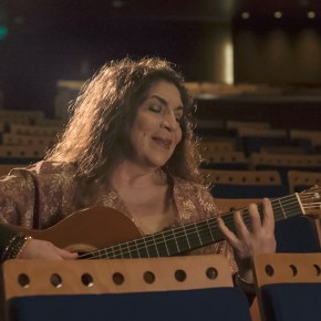 En el Gran Teatro Nacional Lourdes Carhuas presenta su primer disco sinfónico “Por esas trenzas” en concierto gratuito previa&nbsp;inscripción