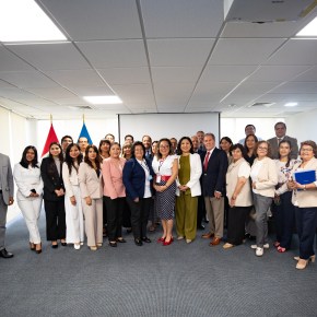 Mesa Ejecutiva encabezada por la CCL reunió a autoridades del sector público y privado por el abastecimiento y disponibilidad de medicamentos de calidad en Perú en la que Digemid del Minsa presentó el Proyecto de Reglamento para ampliar la disponibilidad de medicamentos&nbsp;intercambiables