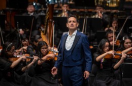 Gala única: Destacado tenor Juan Diego Flórez regresa a Lima para celebrar los 15 años de Sinfonía por el Perú, organización fundada y presidida por&nbsp;él