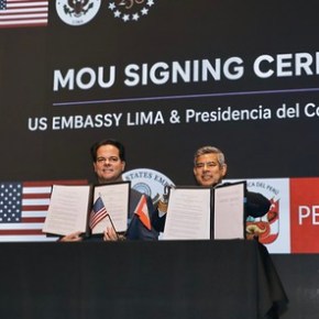 Embajador de Estados Unidos en Perú, Bernie Navarro anunció la firma del memorándum de entendimiento sobre inteligencia artificial con la Presidencia del Consejo de Ministros: Para fortalecer colaboración bilateral en capacitación de la fuerza laboral, infraestructura digital, regulación de la IA, ciberseguridad, protección de datos, entre&nbsp;otros